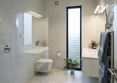 Breezway Louvres in bathroom allow steam to escape